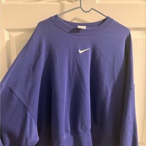 nike crewneck